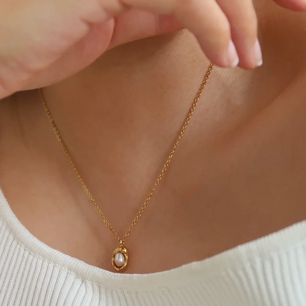 NEW 18K Gold Plated Fresh Water Pearl Necklace